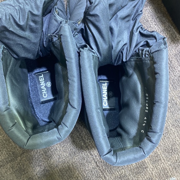 Chanel Puffer Boots Size 41.5 - Picture 7 of 8